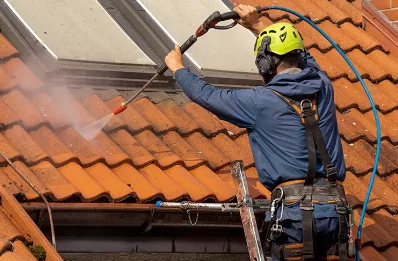 Démoussage et hydrofuge de toiture à Cachen